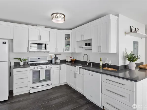 13716 Midvale Avenue N #C, Seattle, WA 98133