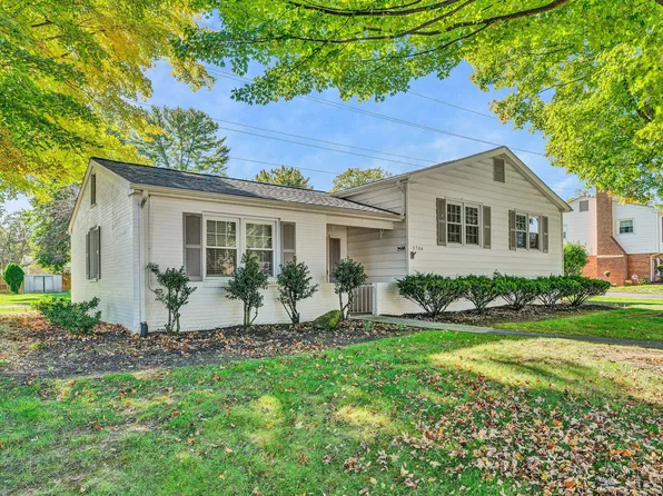 3704 London Cir, Roanoke, VA 24018