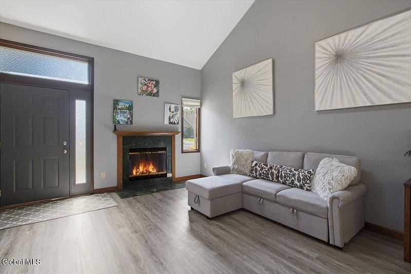 4th image of 8 Green Meadow Drive