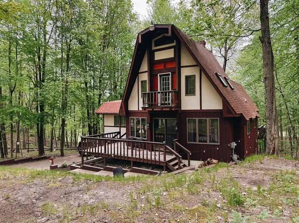 9550 Pere Marquette Dr, Stanwood, MI 49346