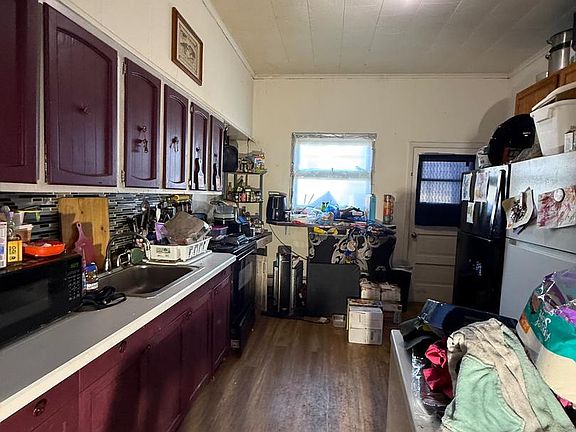 2nd image of 33 W Spruce St