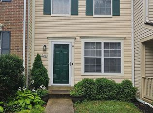 6887 Chasewood Cir, Centreville, VA 20121