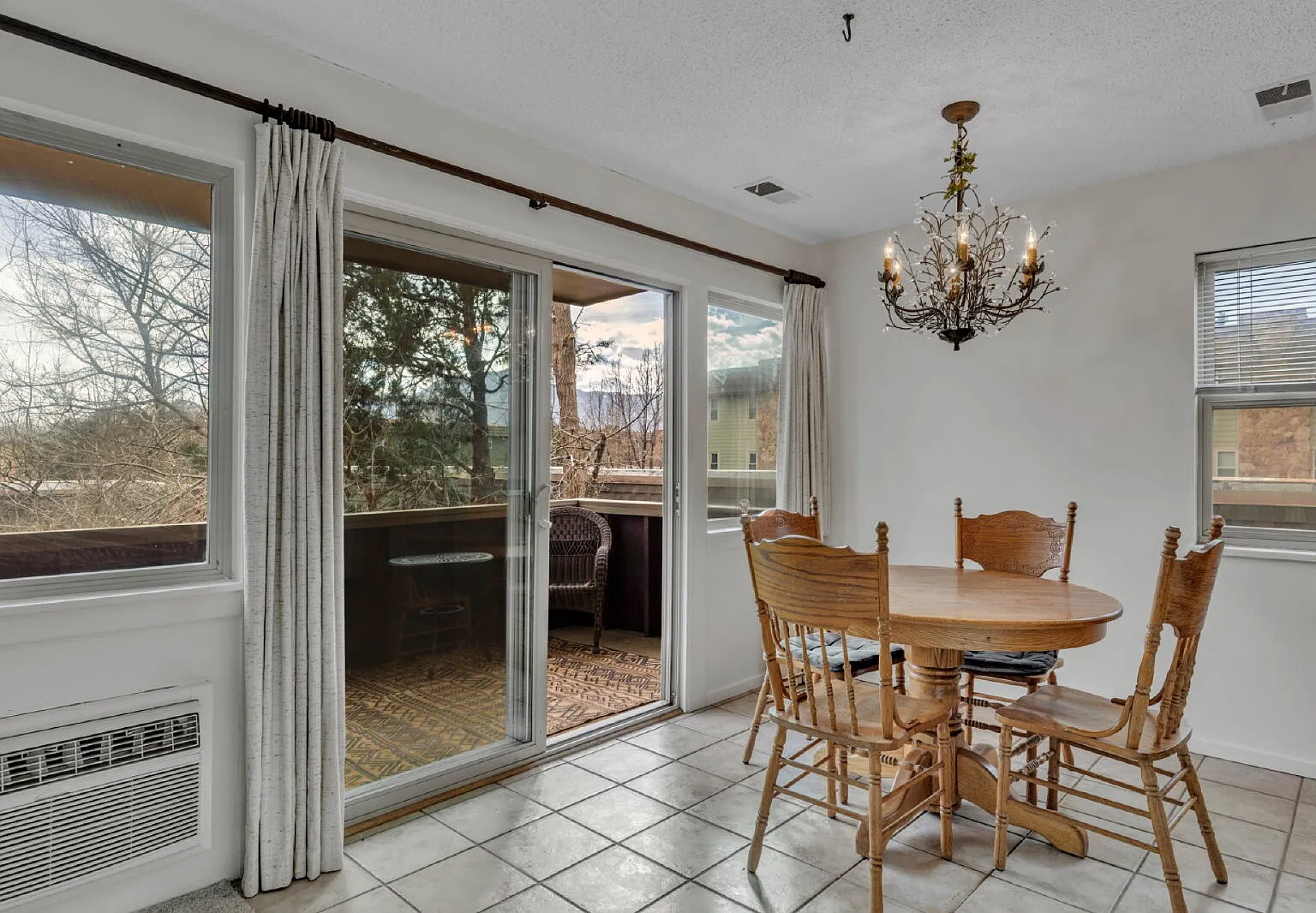 2 bed, 1.0 bath, 862 sqft, $1,770 — Photo 4