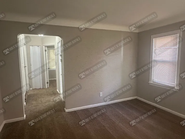 7777 Auburn St — Photo 6