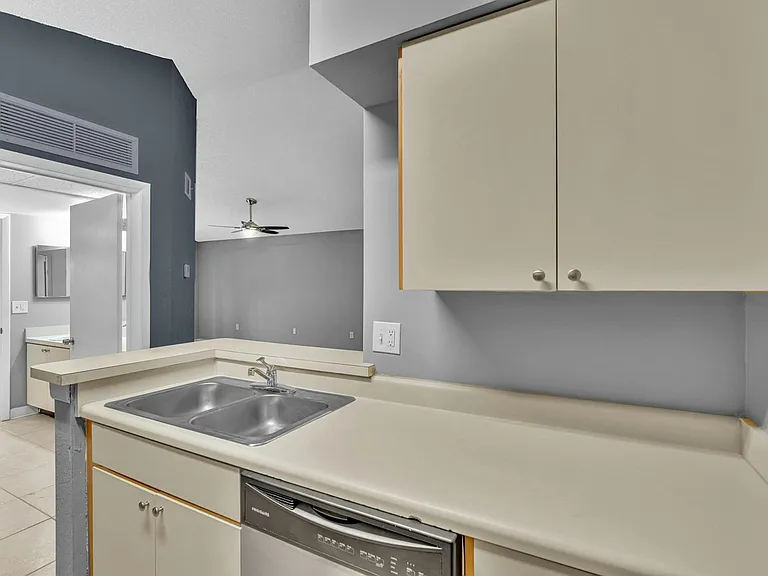 5200 NW 31st Ave #43 — Photo 8