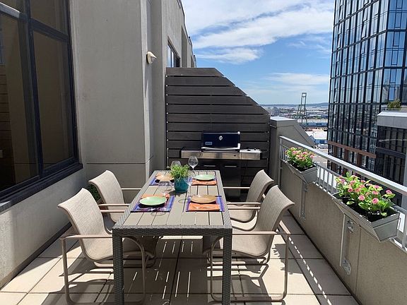 3rd image of 360 Furman St APT 1201