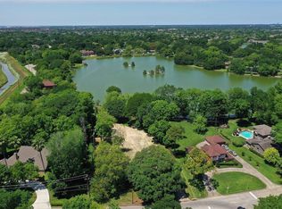15502 Lakeview Dr, Houston, TX 77040