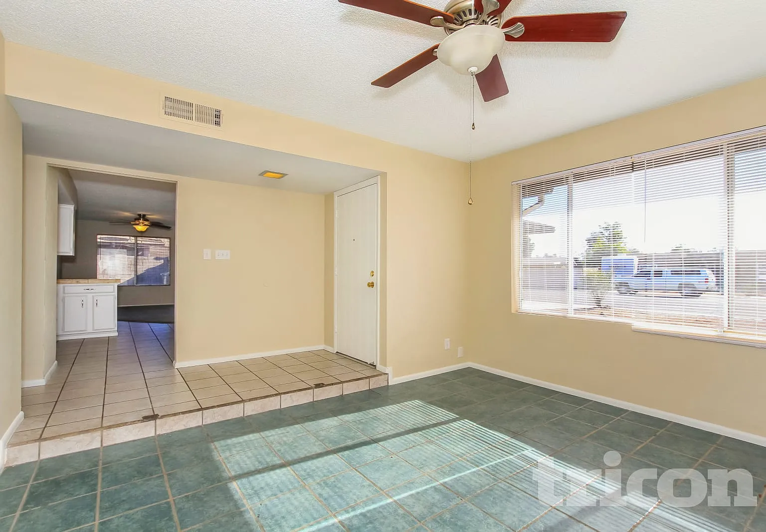 5526 W Angela Drive Glendale AZ — Photo 3