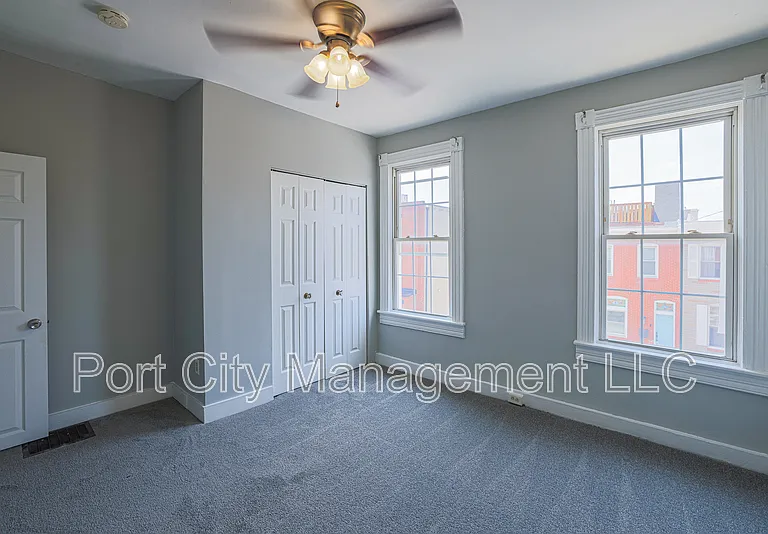 1007 Baylis St — Photo 9