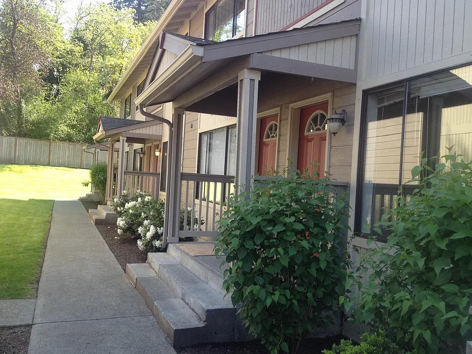 Professionally maintained complex