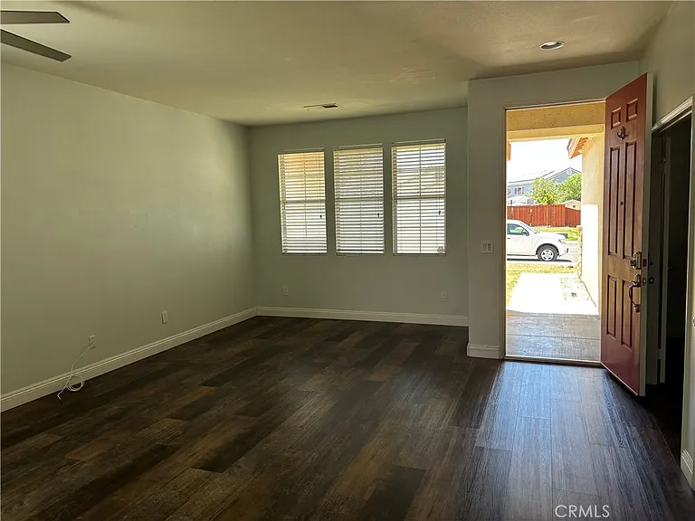 239 Tradewinds Ln — Photo 8