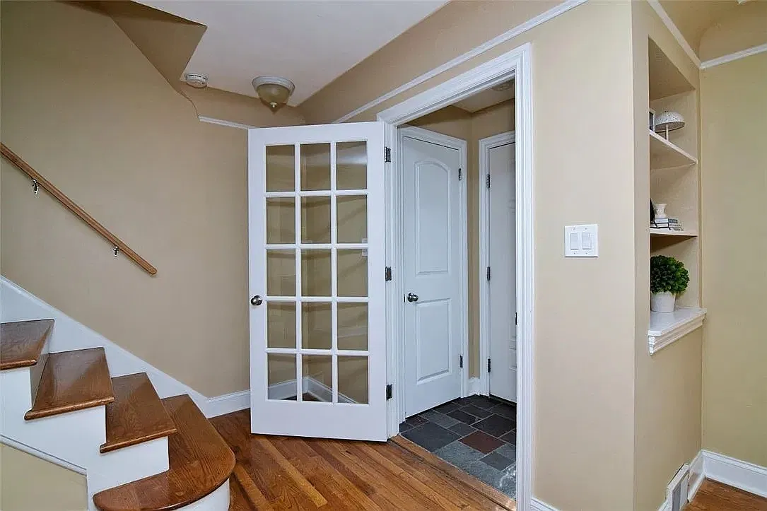 3 bed, 2.5 bath, 1800 sqft, $2,500 — Photo 2