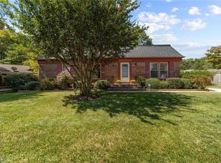 3323 Warwick Dr, Jamestown, NC 27282