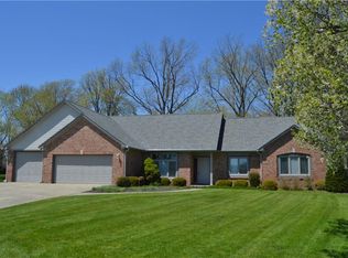 604 E Davis Dr, Franklin, IN 46131