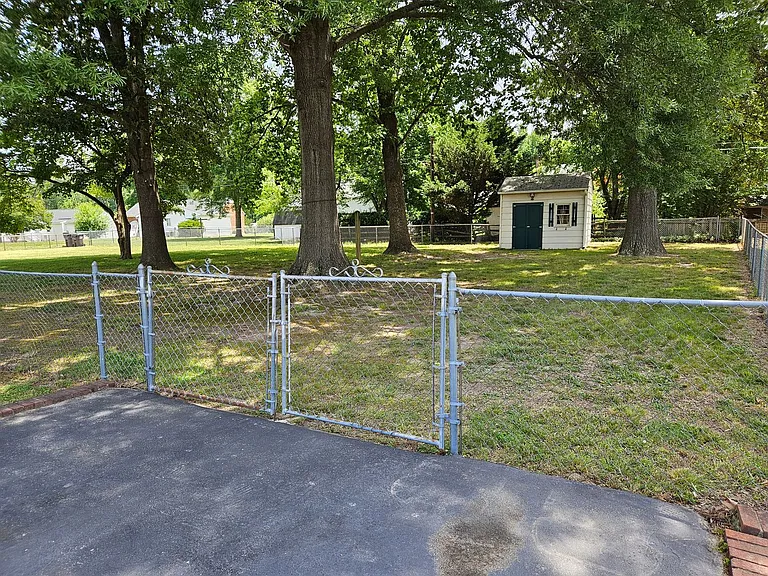 8402 McFaye Ave — Photo 16