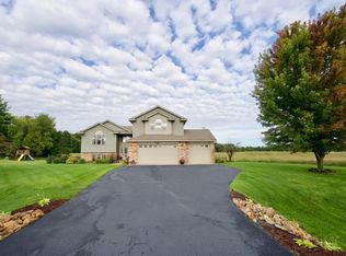 24596 140th St NW, Zimmerman, MN 55398