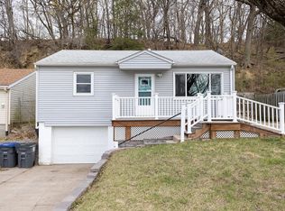 1557 Sunset Dr, Council Bluffs, IA 51503