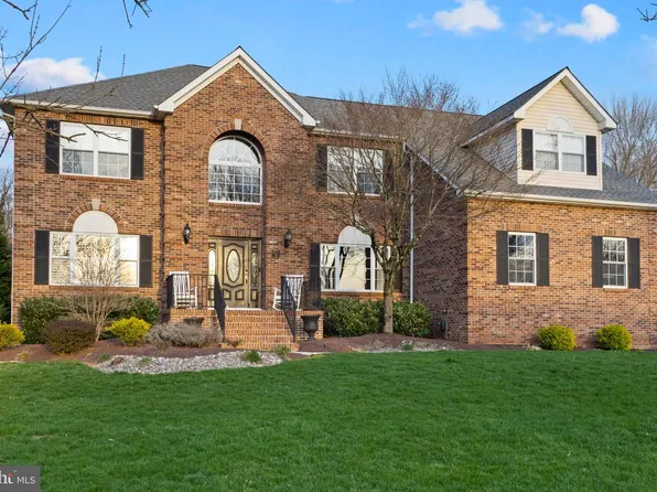 18 Annie Ln, Robbinsville, NJ 08691