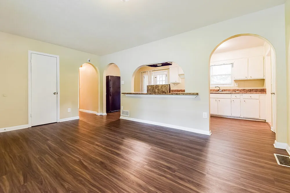 3 bed, 1.5 bath, 1628 sqft, $1,700 — Photo 3