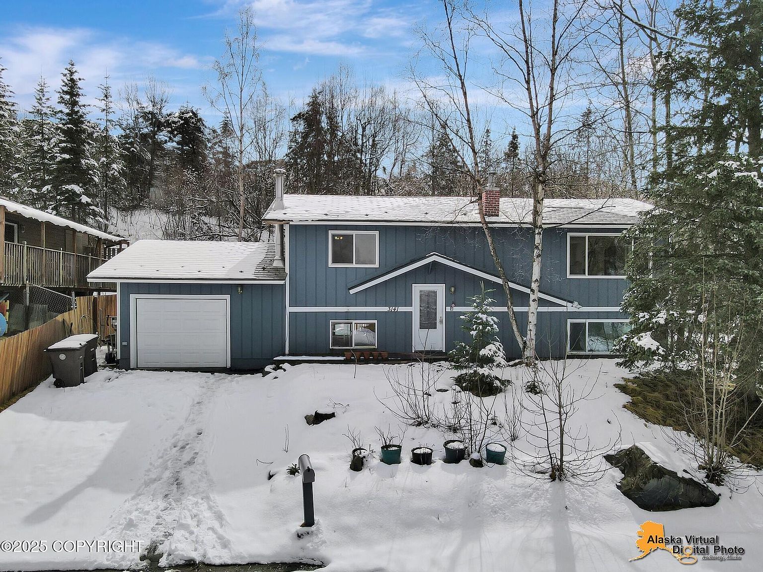 Bmanページ 3141 Donington Dr, Anchorage, AK 99504 | Zillow