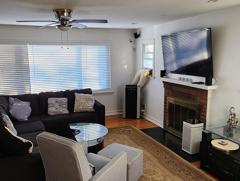 1st image of 12 Audrey Ave