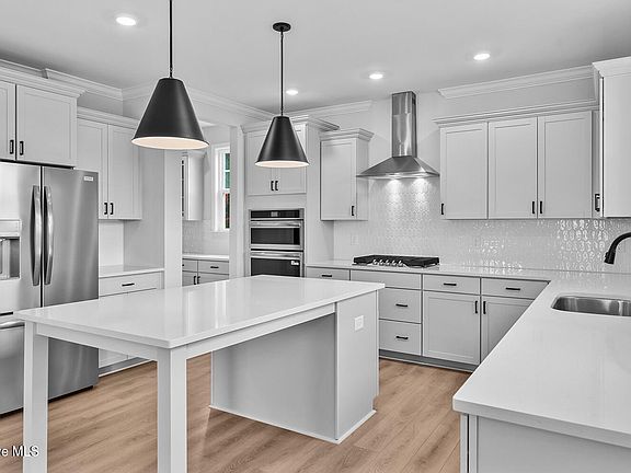 7th image of this home