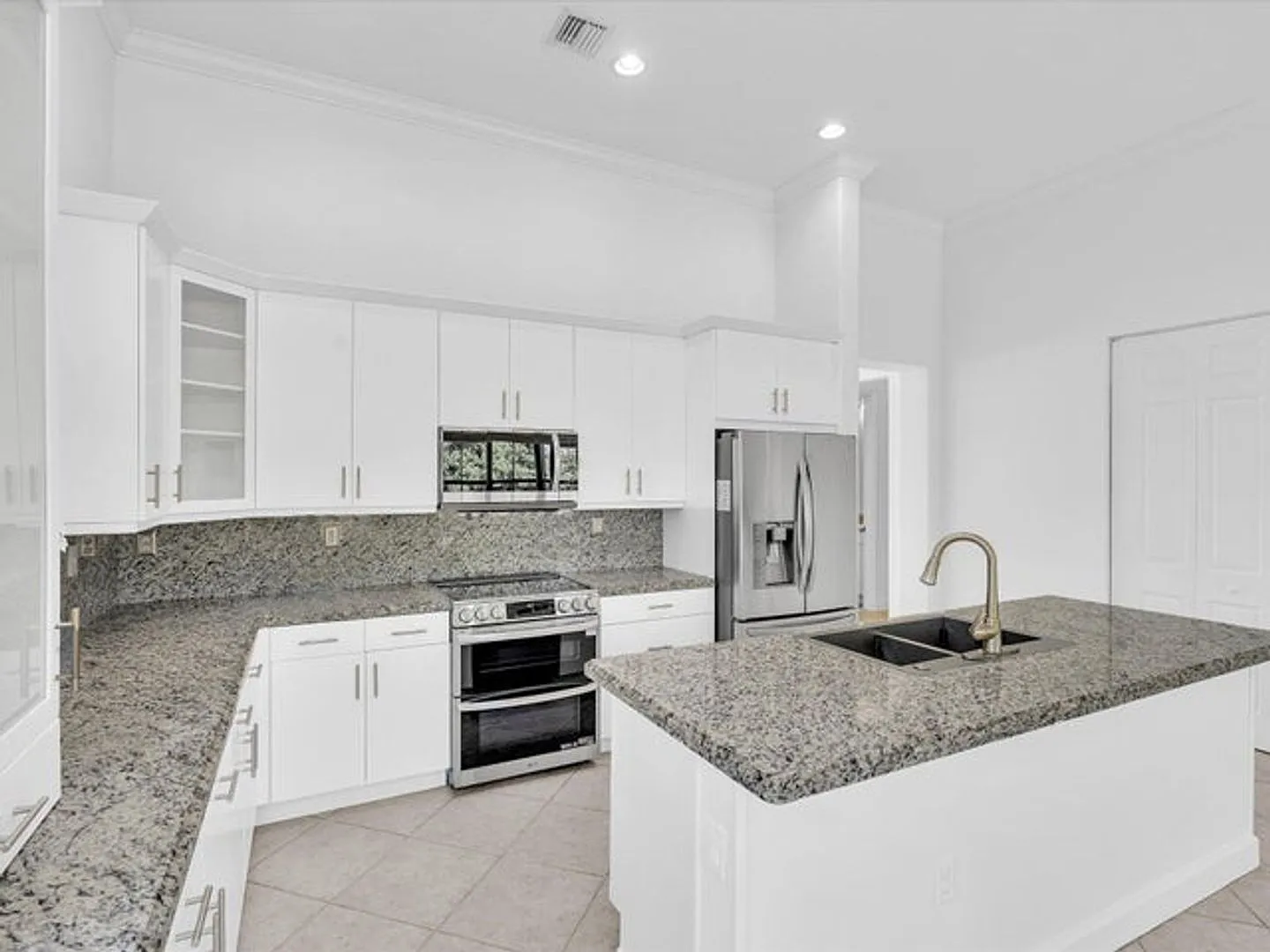 2680 NW 84TH Way, Cooper City, FL 33024 — Photo 2