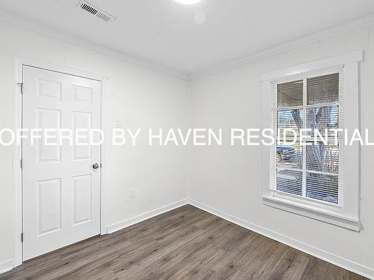 423 Church St NW — Photo 9