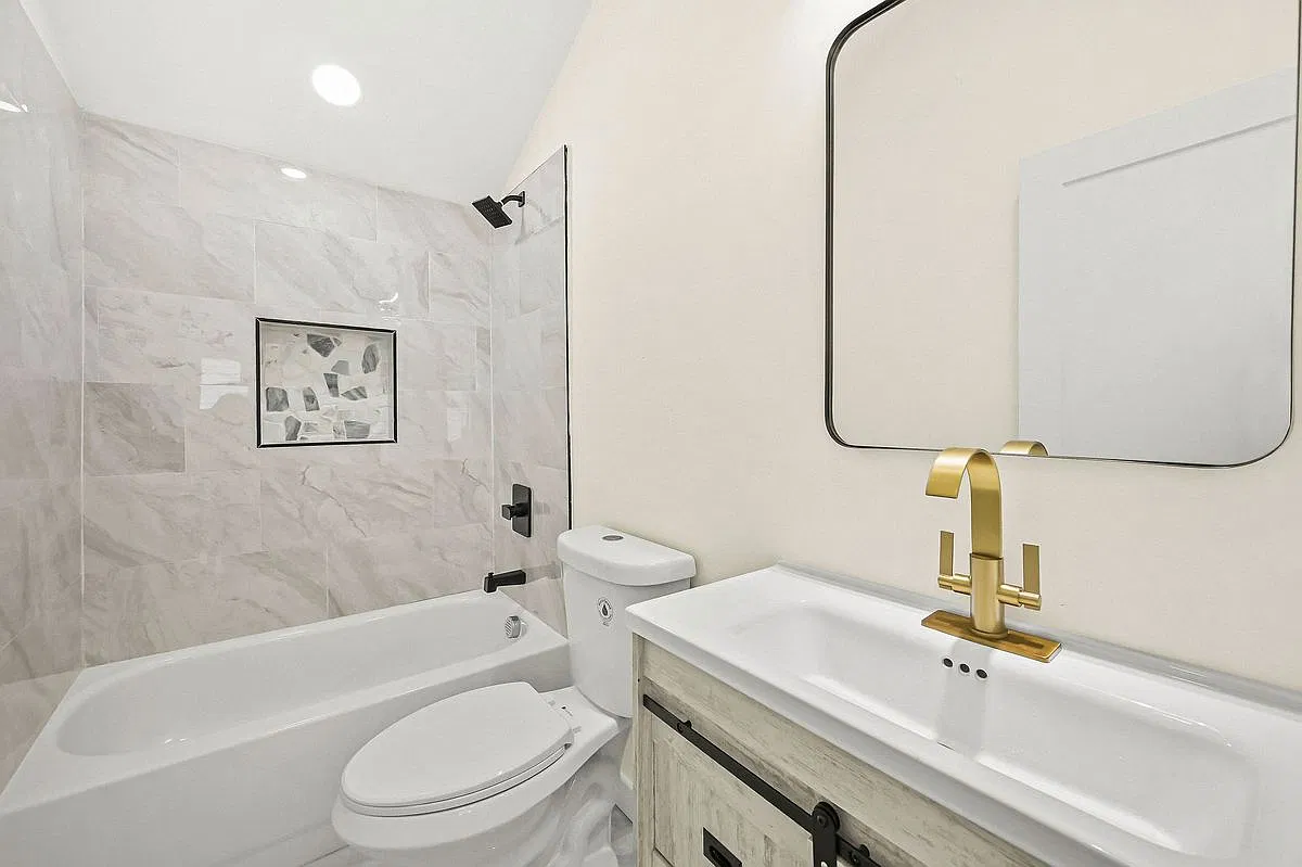 3 bed, 3.0 bath, 1200 sqft, $3,400 — Photo 3