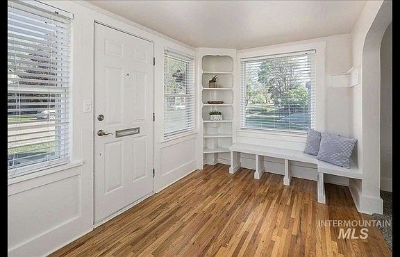 3rd image of 103 S Juniper St #3
