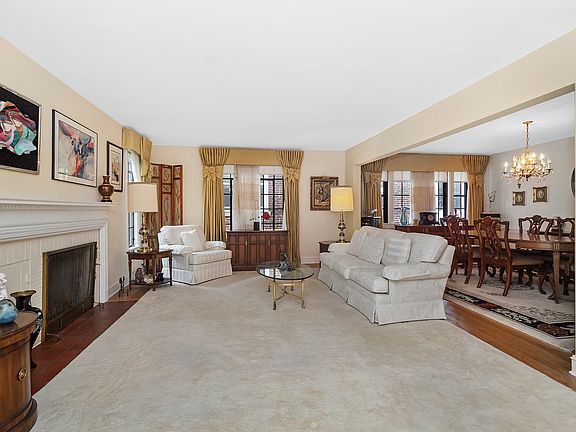 2nd image of 6124 N Kilbourn Ave