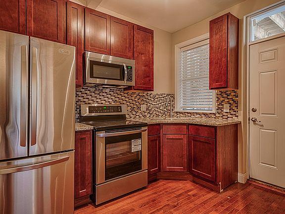 2nd image of 2239 Thurman Ave #3