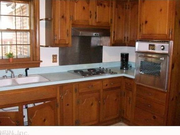 5th image of 4700 Manor Ave