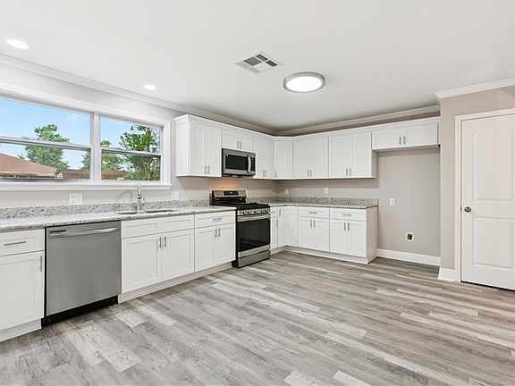 4th image of 7300 Briarheath Dr
