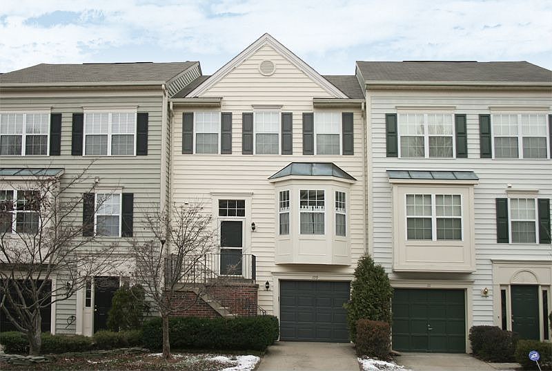 1st image of 109 Park Brook Ct