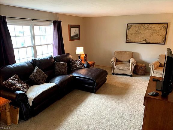 3rd image of 24789 Antler Dr