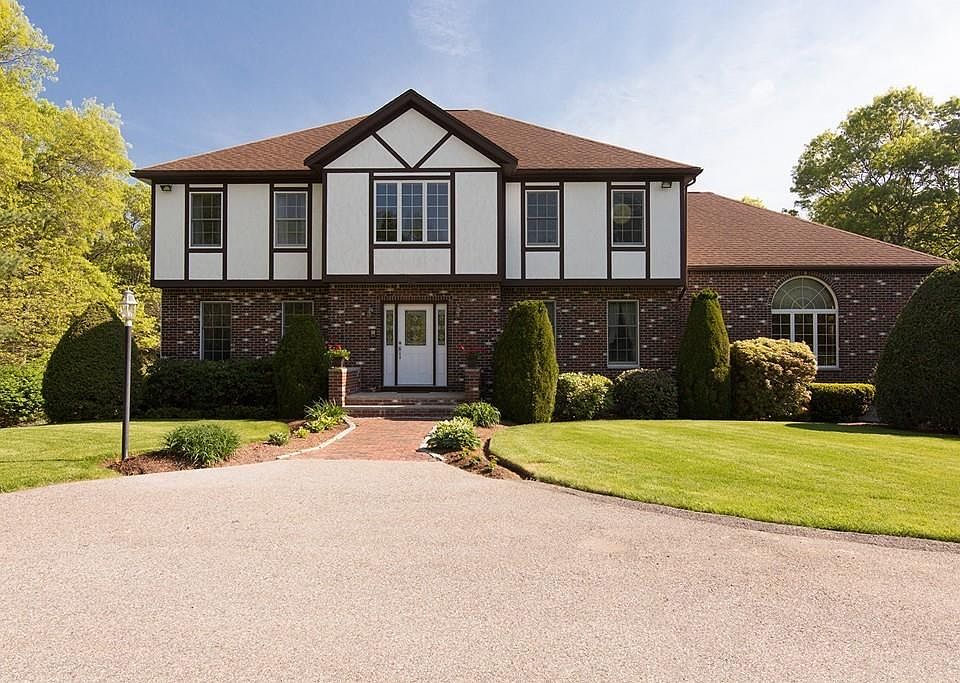 1st image of 21 Windsor Dr