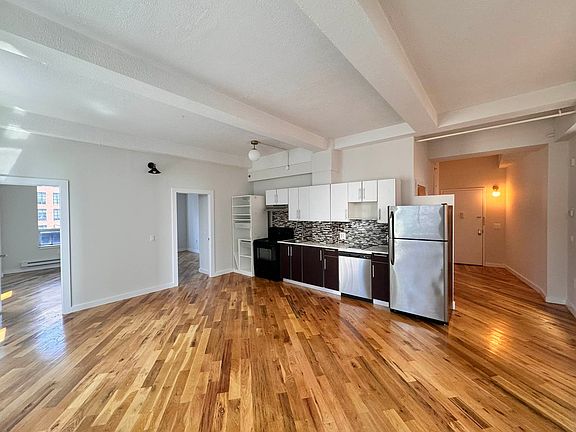 2nd image of 29-28 41st Ave #606