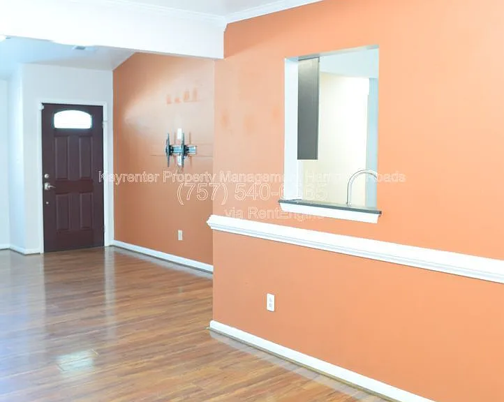 826 Maywood Cir — Photo 7