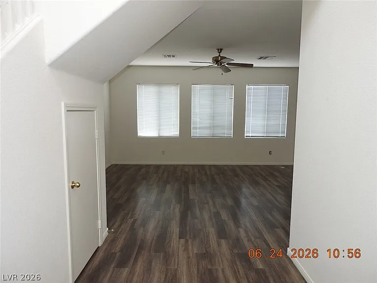 521 Dolphin Peak Ct — Photo 5