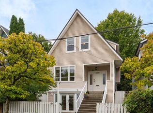 2537 Woodland Dr, Vancouver, BC V5N 3P4