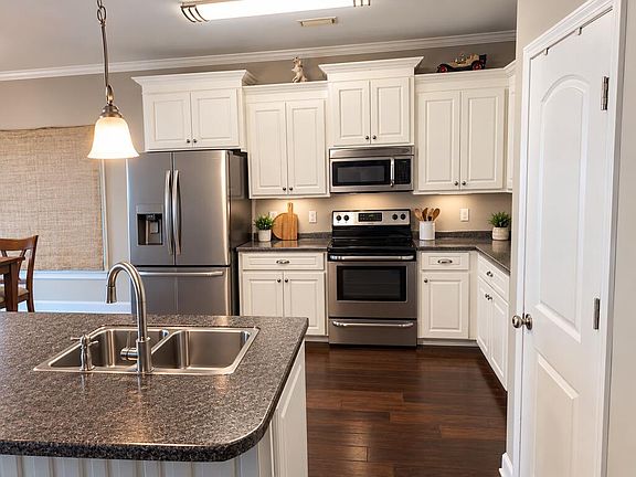 5th image of 108 Orchard Park