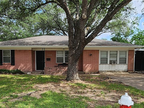 4th image of 1209 Haines Dr