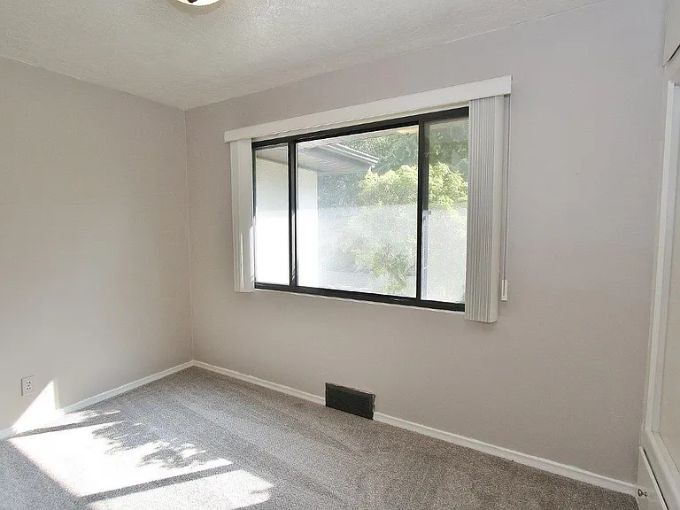 2047 N Blaine Way — Photo 20