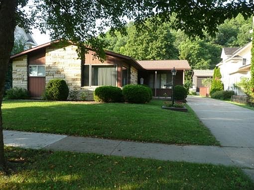 1st image of 209 Dewey St
