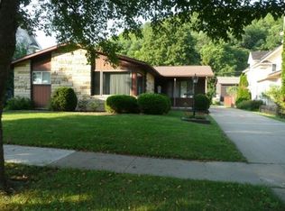 209 Dewey St, Cassville, WI 53806