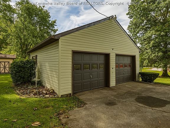 5th image of 608 Teays Ln