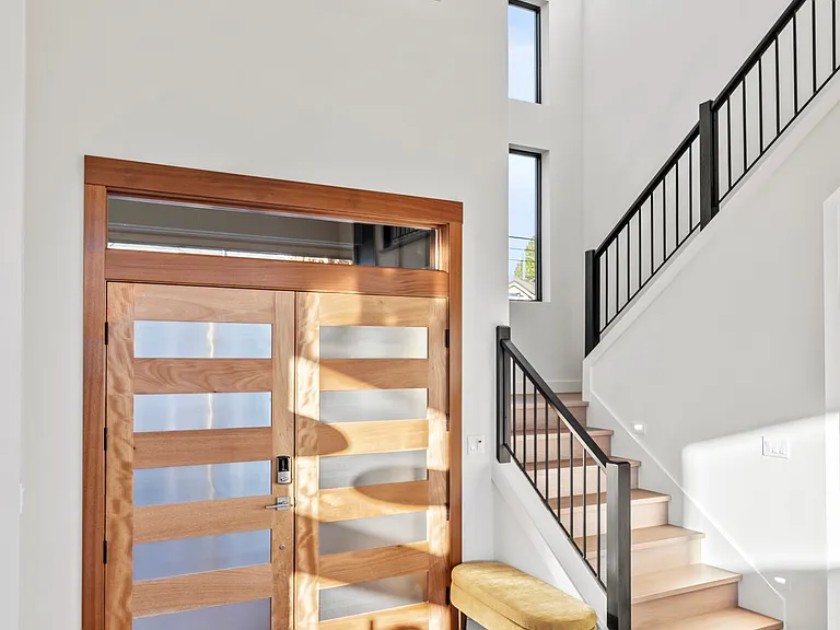 6305 Soundview Dr — Photo 26