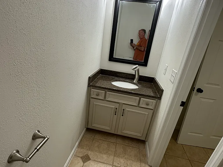 1/2 bath
