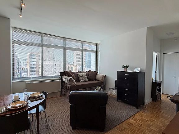 2nd image of 1500 Lexington Ave APT 17Q